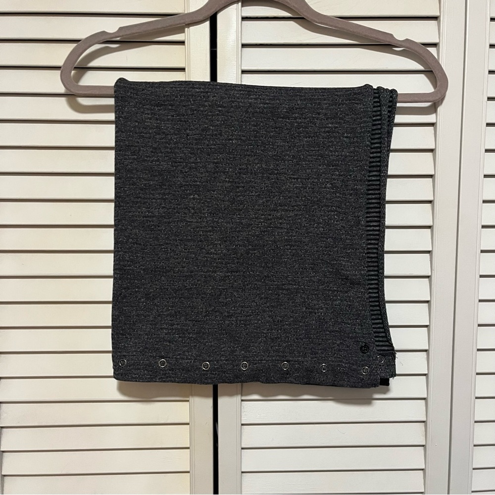 Lululemon Snap Scarf Vinyasa Infinity Gray Black Customizable
